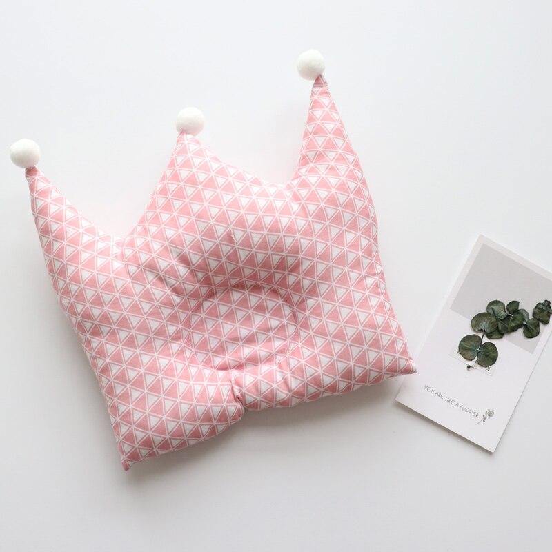 Oreiller pour bébé avec protection de la tête en forme de couronne